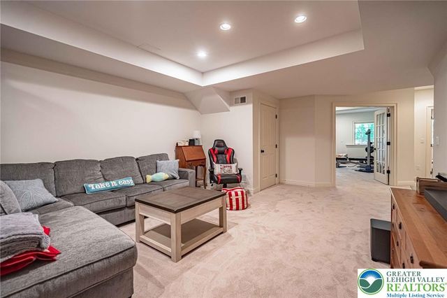 2061 Forge Run, Bethlehem City, PA 18015