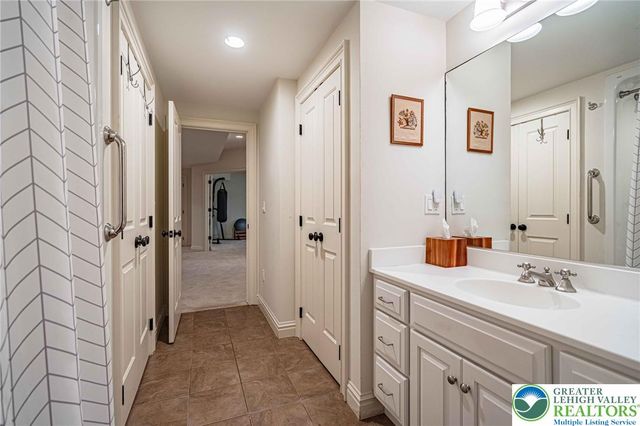 2061 Forge Run, Bethlehem City, PA 18015