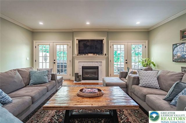 2061 Forge Run, Bethlehem City, PA 18015