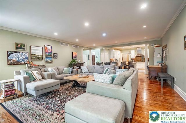 2061 Forge Run, Bethlehem City, PA 18015