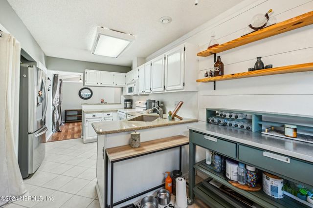 8064 KILWINNING Lane, Jacksonville, FL 32244