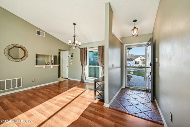 8064 KILWINNING Lane, Jacksonville, FL 32244