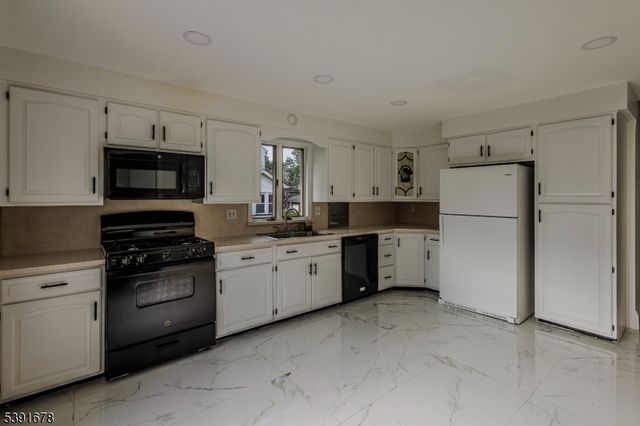 113 Raritan Rd, Linden City, NJ 07036