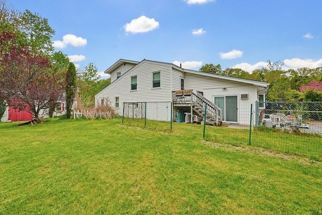 81 Florida Ave, Bellingham, MA 02019