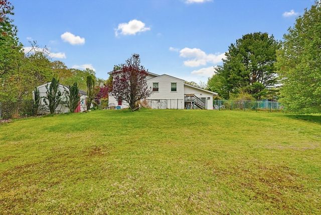 81 Florida Ave, Bellingham, MA 02019