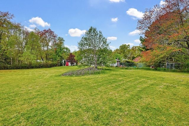 81 Florida Ave, Bellingham, MA 02019
