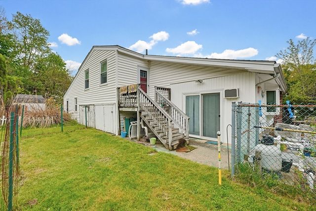 81 Florida Ave, Bellingham, MA 02019