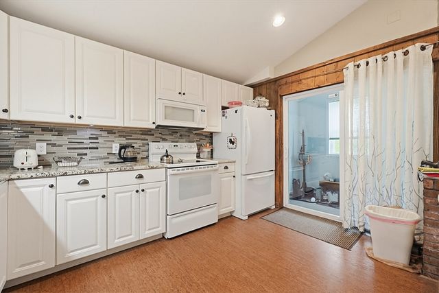 81 Florida Ave, Bellingham, MA 02019