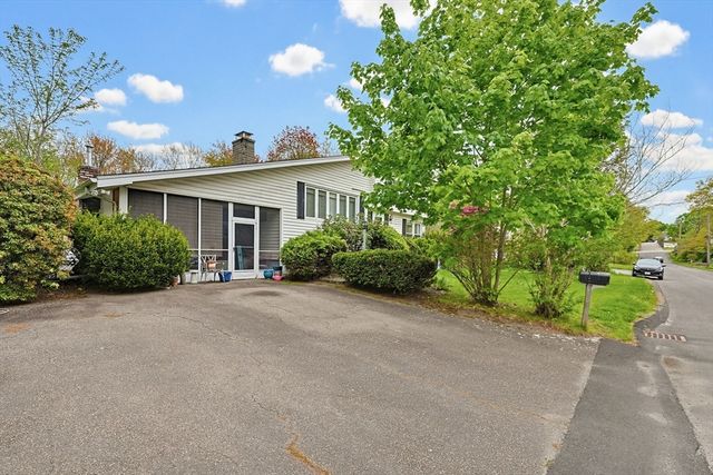 81 Florida Ave, Bellingham, MA 02019