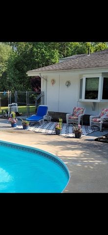 81 Florida Ave, Bellingham, MA 02019