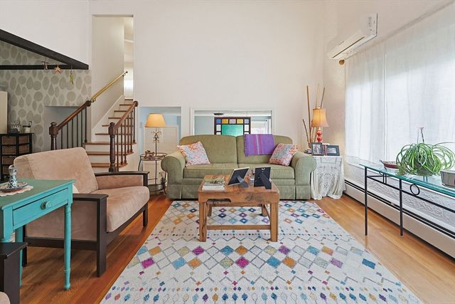 81 Florida Ave, Bellingham, MA 02019