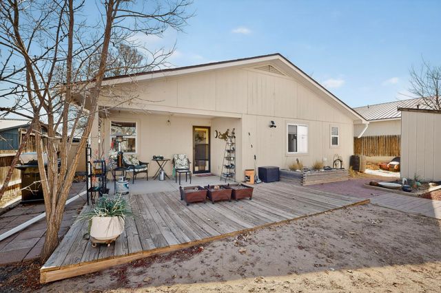 593 Clayton Meadows Drive NE, Rio Rancho, NM 87144