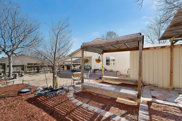 593 Clayton Meadows Drive NE, Rio Rancho, NM 87144