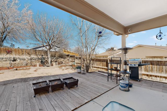 593 Clayton Meadows Drive NE, Rio Rancho, NM 87144