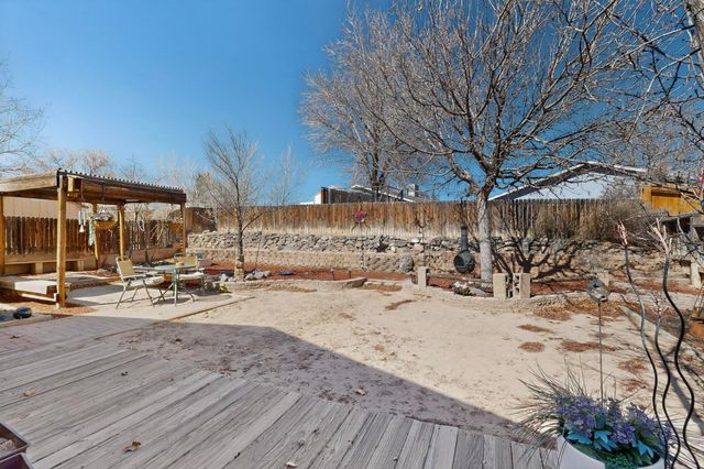 593 Clayton Meadows Drive NE, Rio Rancho, NM 87144