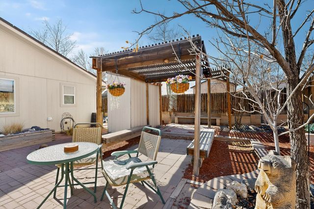 593 Clayton Meadows Drive NE, Rio Rancho, NM 87144