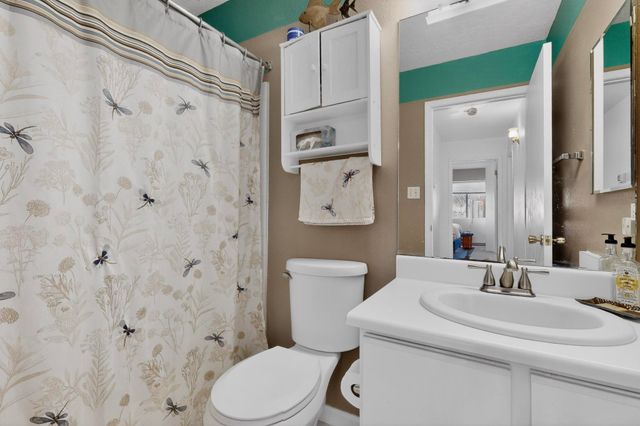 593 Clayton Meadows Drive NE, Rio Rancho, NM 87144