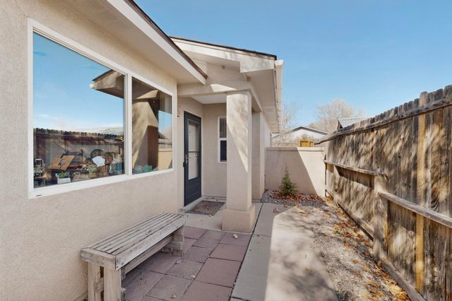 593 Clayton Meadows Drive NE, Rio Rancho, NM 87144