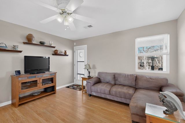 593 Clayton Meadows Drive NE, Rio Rancho, NM 87144