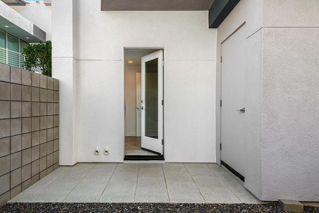 425 Suave Lane, Palm Springs, CA 92262