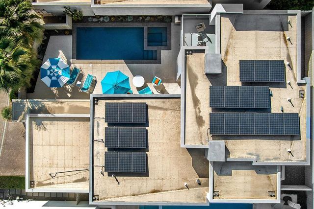 425 Suave Lane, Palm Springs, CA 92262