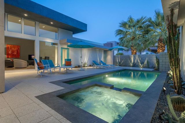 425 Suave Lane, Palm Springs, CA 92262