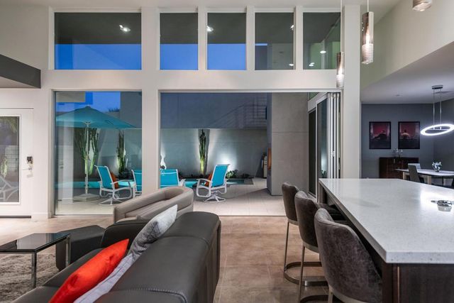 425 Suave Lane, Palm Springs, CA 92262