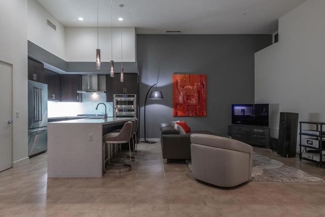 425 Suave Lane, Palm Springs, CA 92262