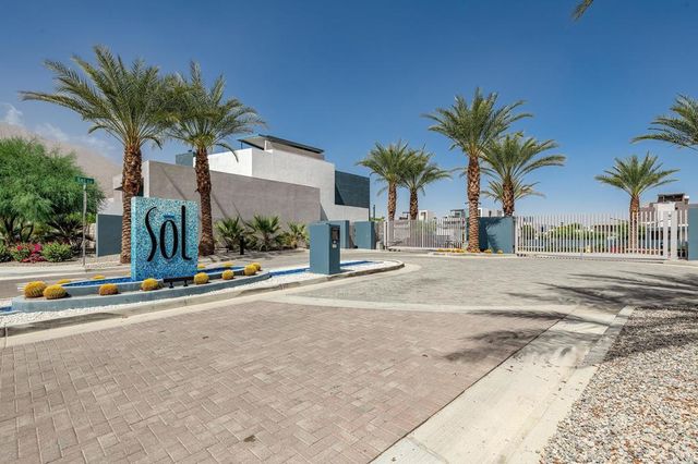 425 Suave Lane, Palm Springs, CA 92262