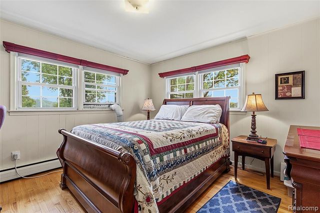 4925 S Huron River Drive, Flat Rock, MI 48134