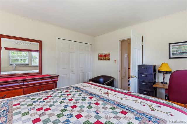 4925 S Huron River Drive, Flat Rock, MI 48134