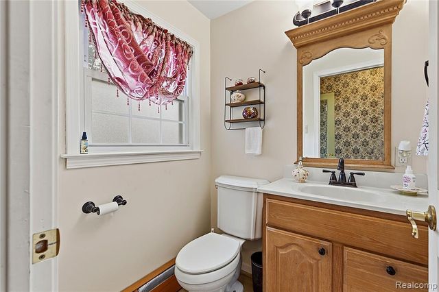 4925 S Huron River Drive, Flat Rock, MI 48134