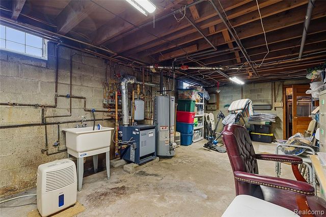 4925 S Huron River Drive, Flat Rock, MI 48134