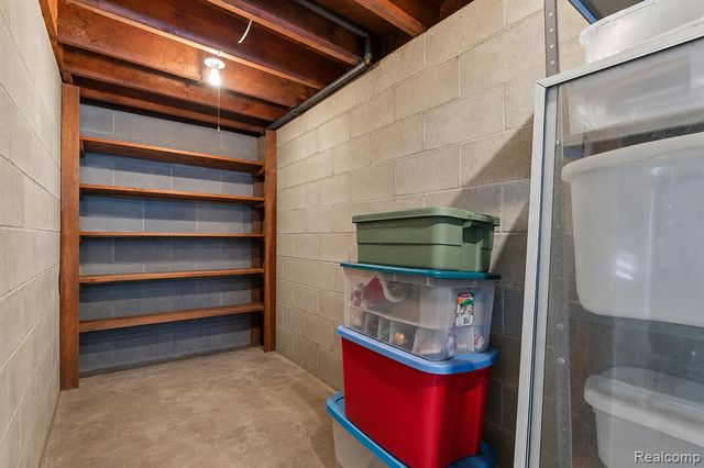 4925 S Huron River Drive, Flat Rock, MI 48134