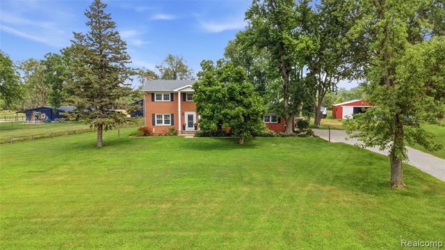 4925 S Huron River Drive, Flat Rock, MI 48134