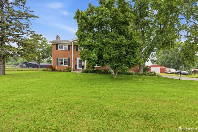 4925 S Huron River Drive, Flat Rock, MI 48134