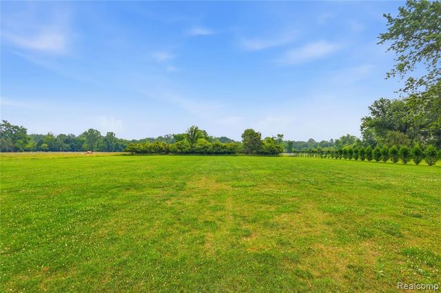 4925 S Huron River Drive, Flat Rock, MI 48134