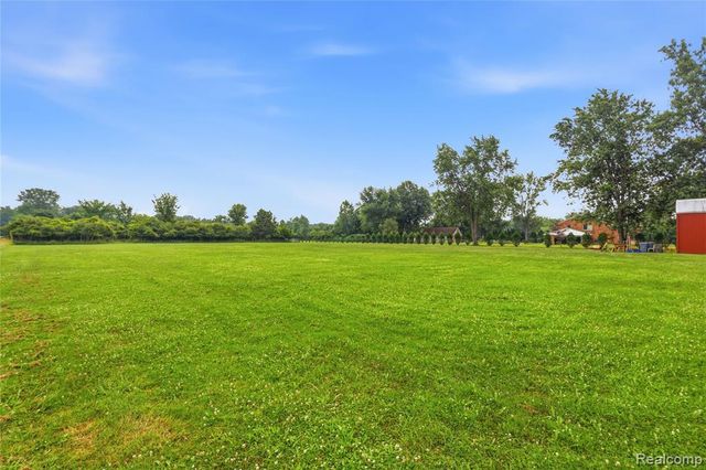 4925 S Huron River Drive, Flat Rock, MI 48134