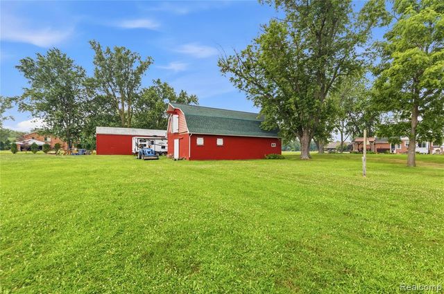 4925 S Huron River Drive, Flat Rock, MI 48134