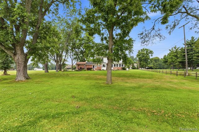 4925 S Huron River Drive, Flat Rock, MI 48134