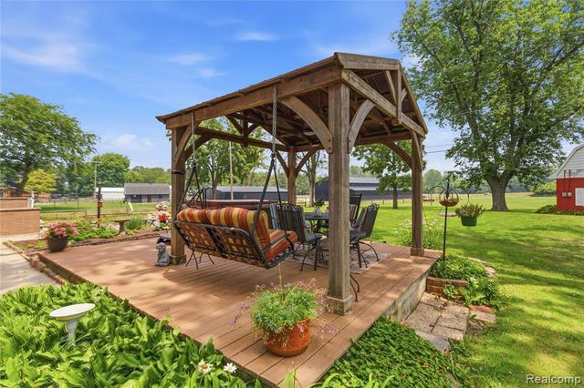4925 S Huron River Drive, Flat Rock, MI 48134