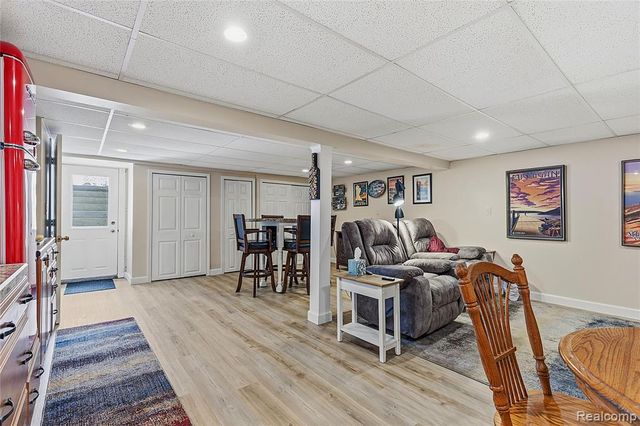 4925 S Huron River Drive, Flat Rock, MI 48134