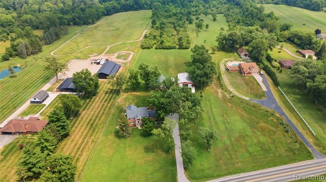4925 S Huron River Drive, Flat Rock, MI 48134