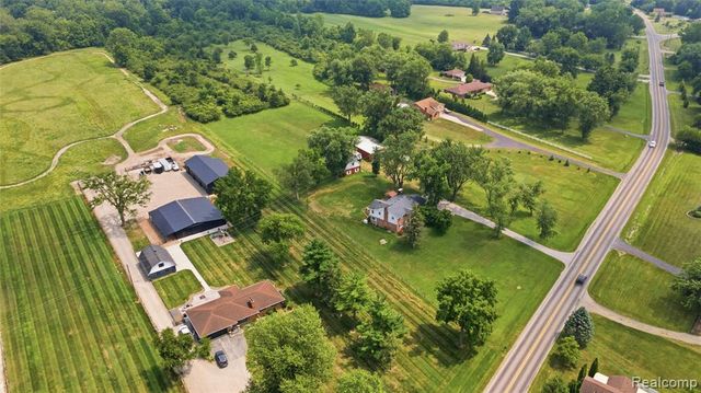 4925 S Huron River Drive, Flat Rock, MI 48134