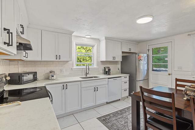 77 Progressive St, Worcester, MA 01604