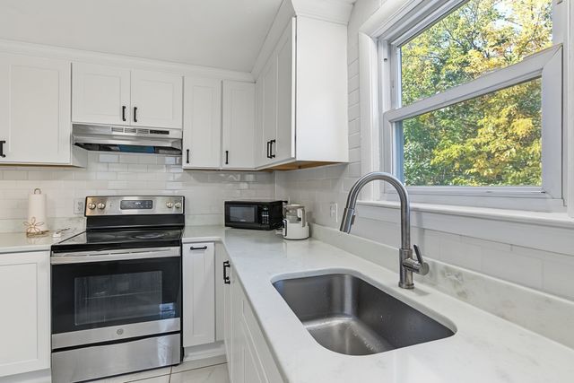 77 Progressive St, Worcester, MA 01604