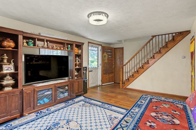 77 Progressive St, Worcester, MA 01604