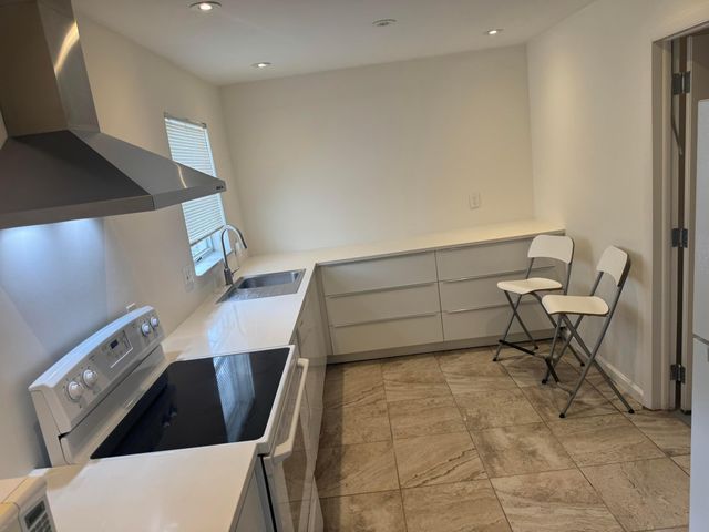 100 NW 27th Street, Pompano Beach, FL 33064