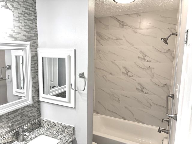 11827 Moss Branch Road, Houston, TX 77043