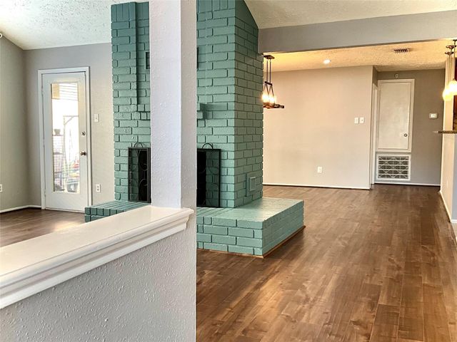 11827 Moss Branch Road, Houston, TX 77043